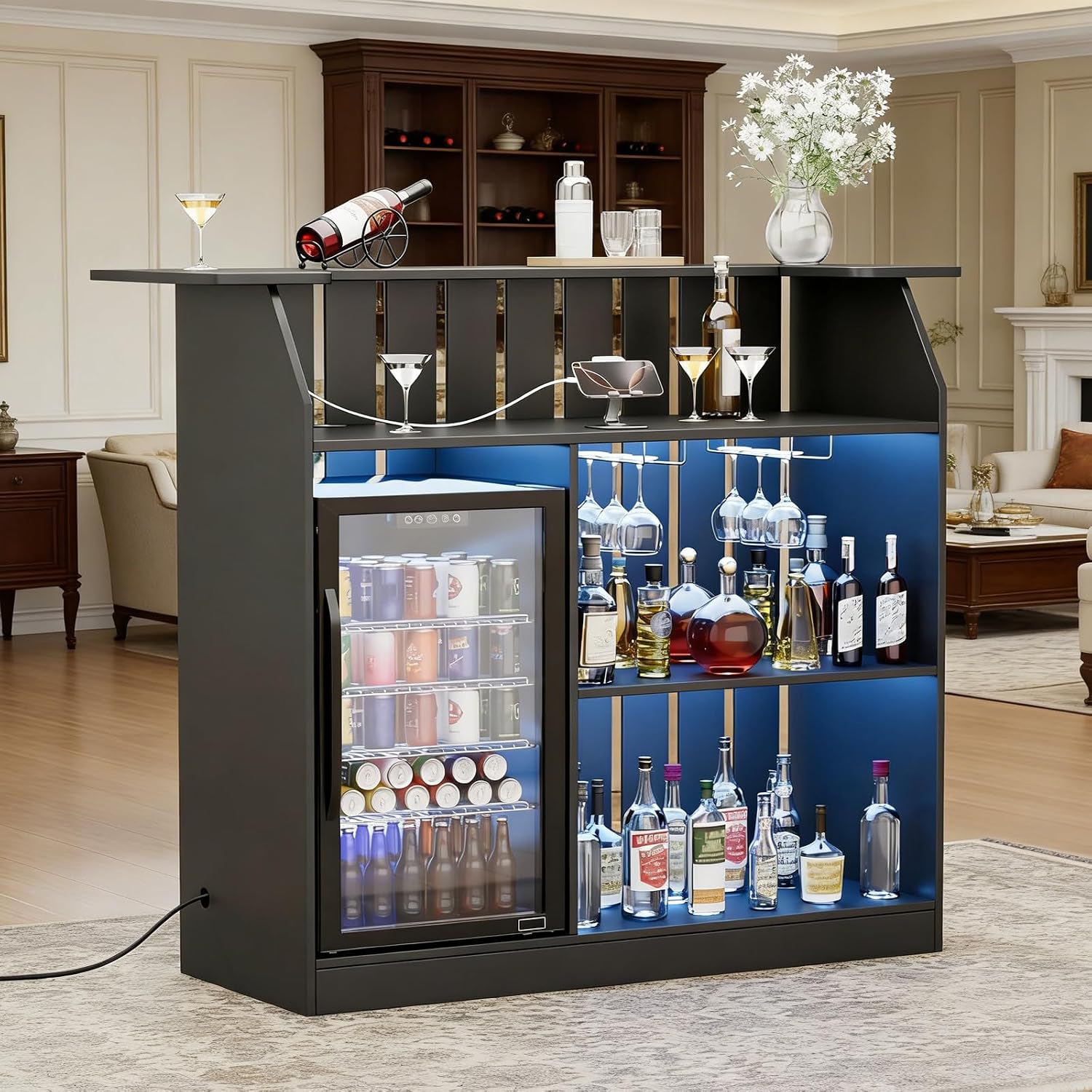 Home Bar And Fridge - U字型バーテーブル、冷蔵庫スペース付きホームバーユニット、LEDライト付き4段リキュールワインキャビネット、電源コンセント、ワイングラス、カスタムメイド