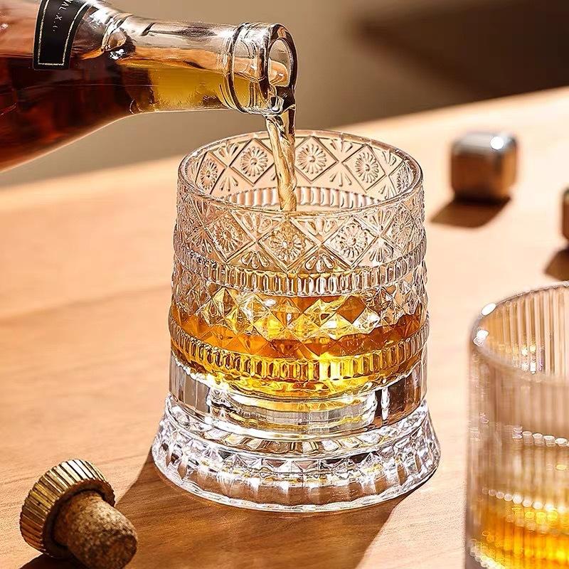 360 °   LEDライト付き回転式ウイスキーグラス、回転 - Old Fashioned Glass のレビューと価格